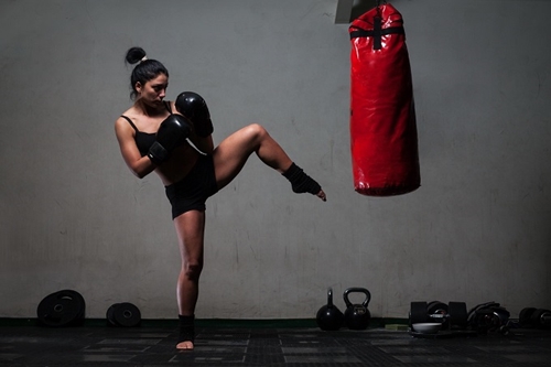 Kick boxing giúp tiêu hao calo, giúp nhanh giảm cân, săn chắc cơ thể