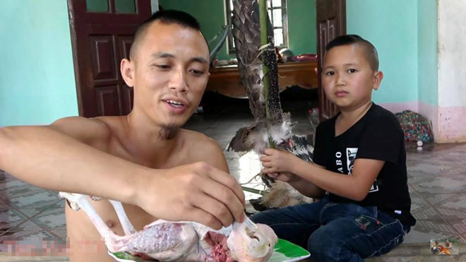 Sau khi đăng tải clip ăn thịt chim lạ, kênh Tam mao gặp không ít rắc rối.