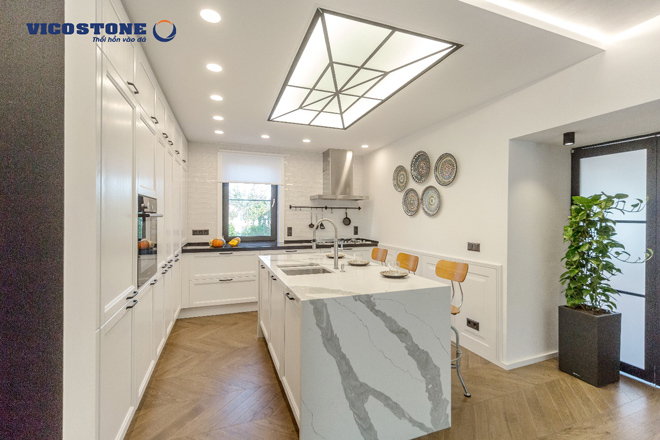 Căn bếp 4.0 nhỏ gọn và hiện đại nhờ những vật dụng nhà bếp thông minh không tốn quá nhiều không gian.