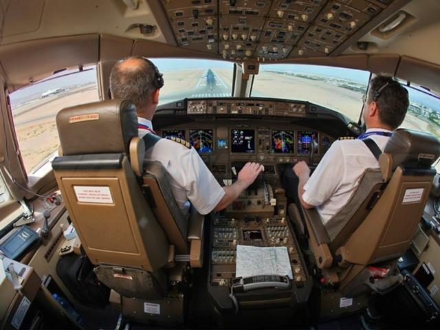 Kinh doanh - Mở rộng kinh doanh "lên trời", FLC và Vingroup bất ngờ "đối đầu"