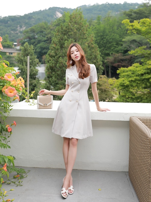 Sở hữu vòng eo kém thon gọn đòi hỏi chị em phải cẩn trọng hơn trong cách lựa đồ