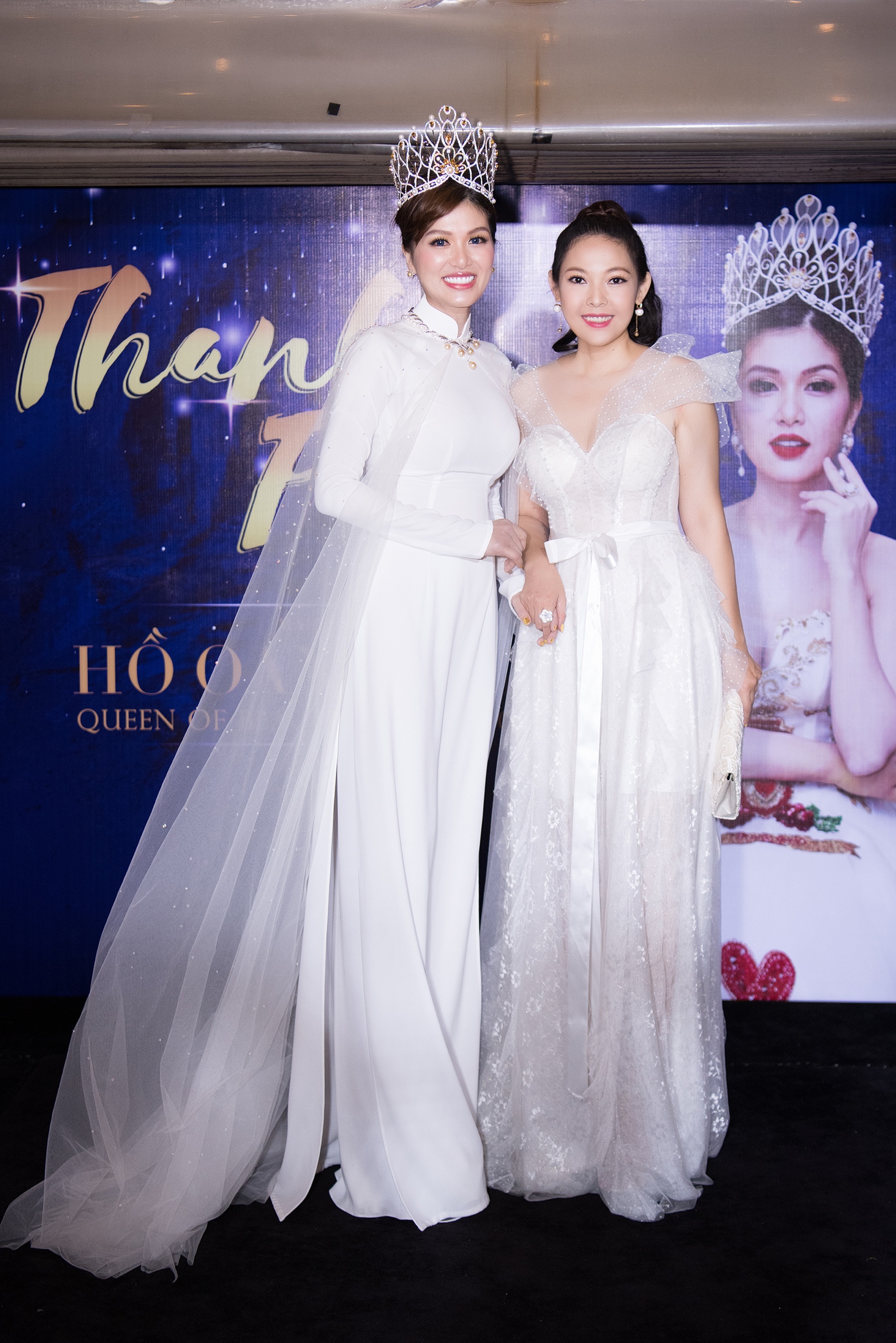 Oanh Yến đã từng tham gia nhiều cuộc thi sắc đẹp như Hoa hậu Việt Nam 2008, Hoa hậu Thế giới người Việt 2010 và vào top 15.