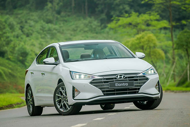 Cập nhật bảng giá xe Hyundai Elantra 2019 mới nhất tại đại lý - 1