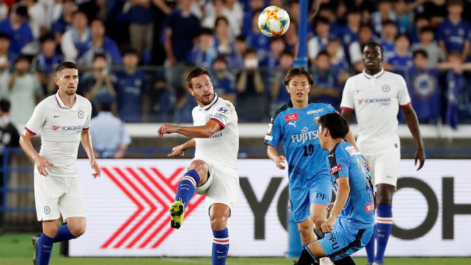 Chelsea thua sốc trên đất Nhật