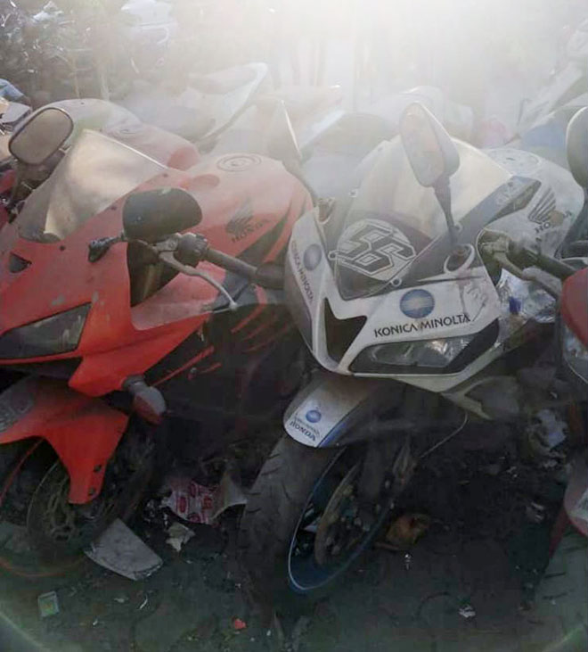 Có chiếc Honda CBR600RR gắn tem và bộ kit của Konica Minolta, thuộc hàng hiếm