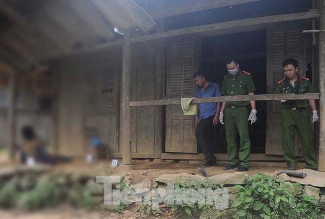 Lực lượng chức năng khám nghiệm hiện trường, điều tra vụ việc .Ảnh: Hoàng Phúc