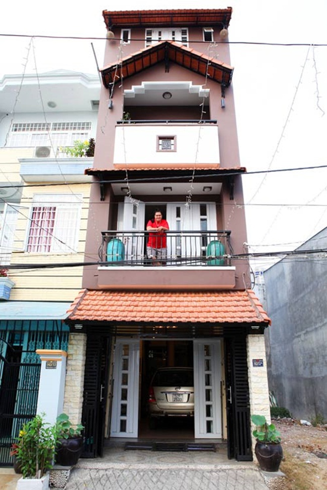 Thăm biệt phủ hơn 1.600m2 của danh hài lập bàn thờ bạn thân trong nhà - 1