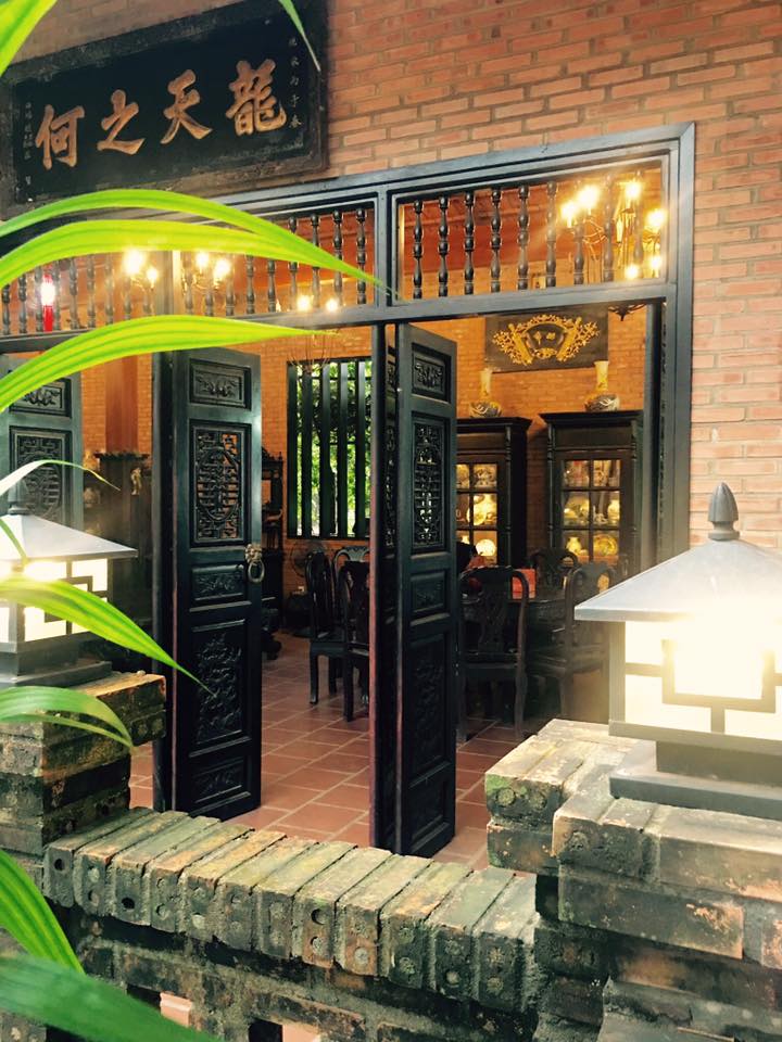 Thăm biệt phủ hơn 1.600m2 của danh hài lập bàn thờ bạn thân trong nhà - 10