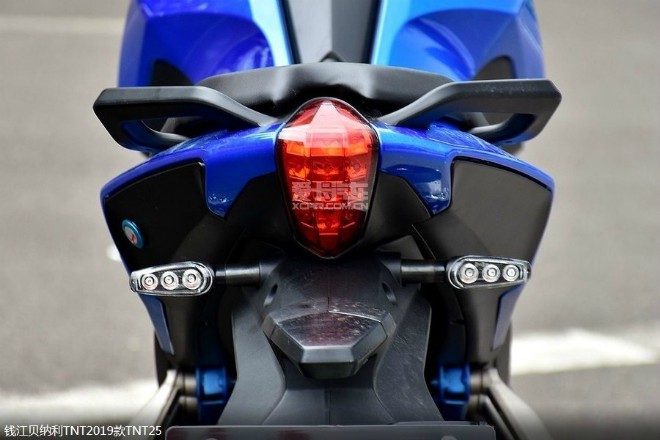 Môtô Benelli TNT250 2019 giá rẻ mới ra mắt nhìn cực chất - 7