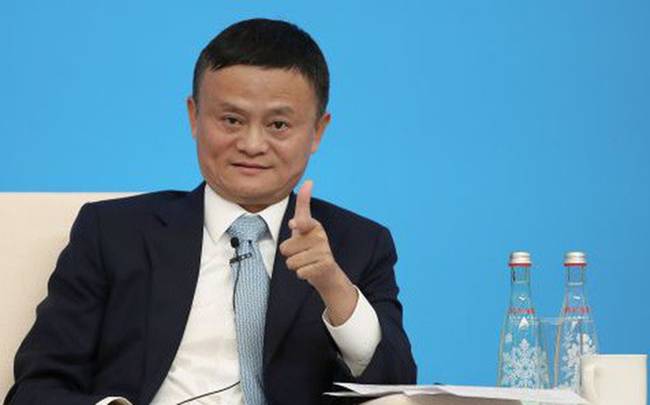 Jack Ma là người đồng sáng lập của tập đoàn Alibaba. Tập đoàn này bán cổ phiếu lần đầu ra công chúng năm 2014, thu về 25 tỷ USD.