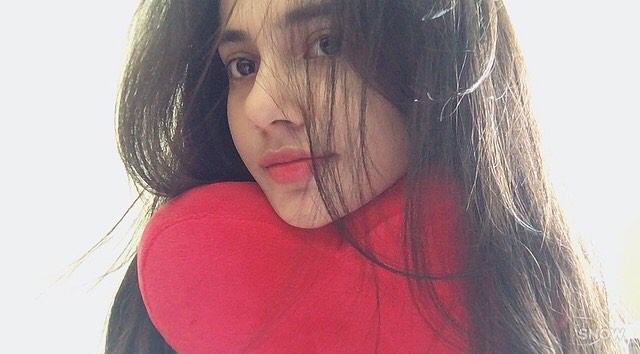 Emma Lê có tên đầy đủ là Emma Maria
Fernandez Lê (sinh năm 2000) và hiện đang sống tại TP HCM. Cô bạn
này có mẹ là người Việt Nam, cha là người Tây Ban Nha. Từ nhỏ, cô
đã sống cùng cha mẹ và em trai ở Việt Nam.