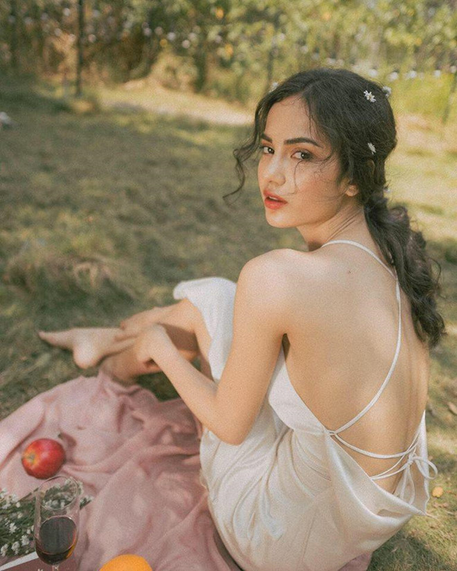 Không chỉ giỏi ngôn ngữ, "bông hồng
lai 10X" còn có năng khiếu về thể thao. Cô gái 18 tuổi từng giành 6
huy chương vàng, một huy một huy chương đồng cấp quận ở môn Điền
kinh.