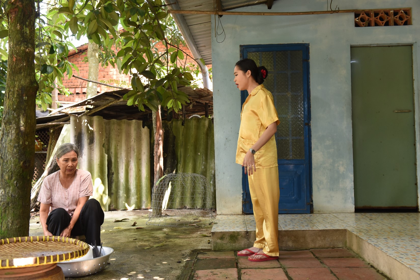 Bà Sáu cũng sẽ phải chịu nhiều cơ cực, tủi nhục vì chính các con của mình.