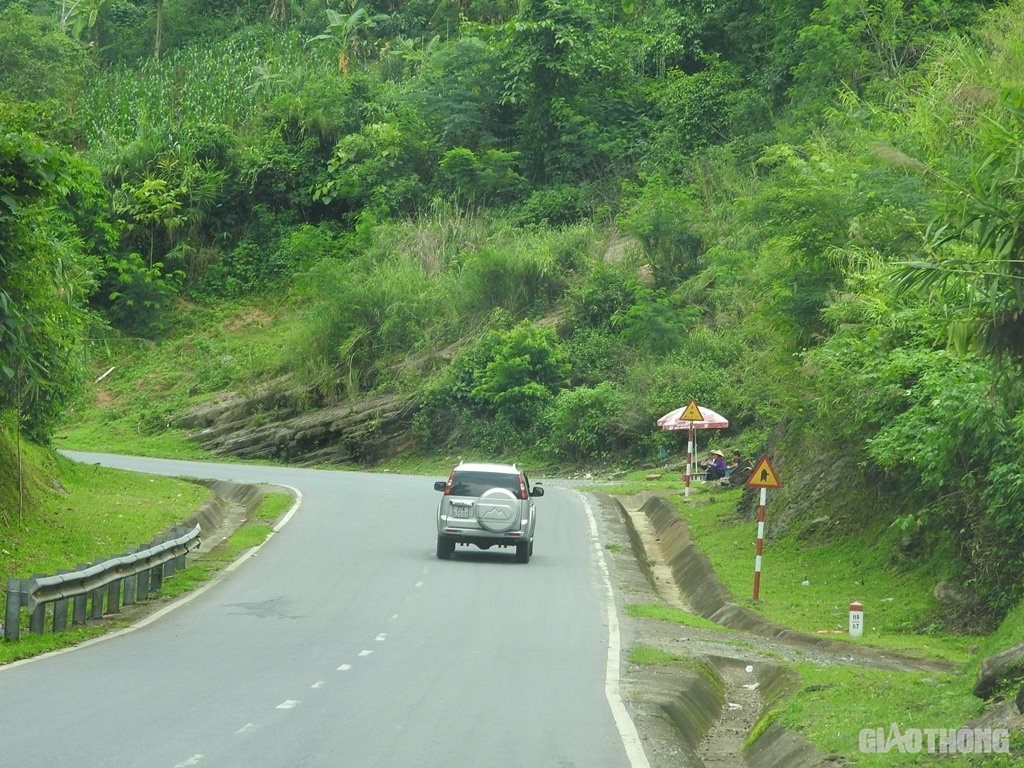 Dốc Nà Lơi đoạn qua xã Thanh Minh, TP Điện Biên Phủ