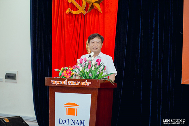 TS. Lê Đắc Sơn – Chủ tịch HĐQT Trường ĐH Đại Nam gửi lời nhắn nhủ đến các tân Dược sĩ trong lễ phát bằng tốt nghiệp đợt 1, năm 2019.