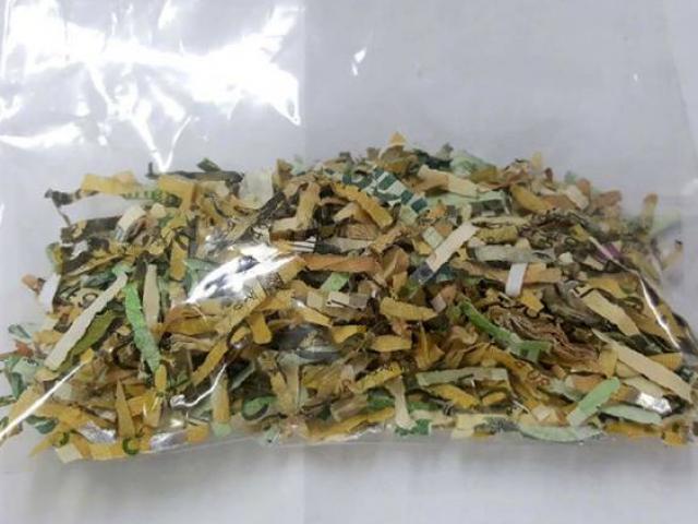 Kinh doanh - Tá hỏa vì lỡ tay khiến chục triệu trong phong bì nát vụn