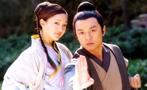 Tạo hình Quách Tĩnh - Hoàng Dung do Lý Á Bằng - Châu Tấn thủ vai.