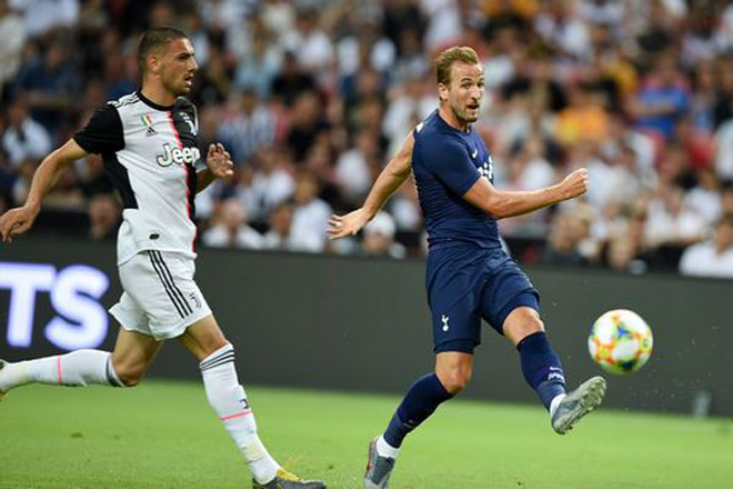 Harry Kane đã có một siêu phẩm ở phút bù giờ thứ ba của hiệp hai