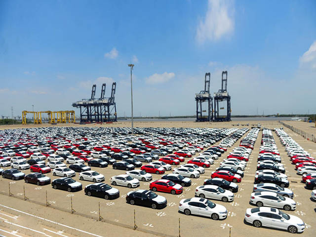 Tin tức ô tô - Thuế nhập khẩu ô tô nguyên chiếc tăng hơn 4 lần trong tháng 6