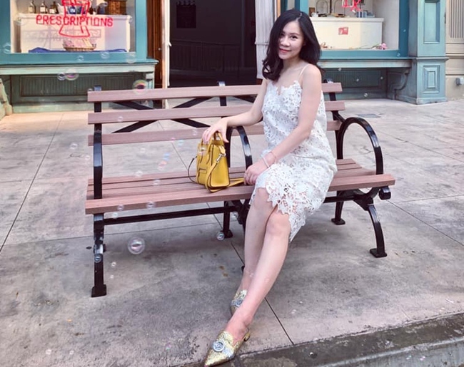 Thời điểm kết hôn, Thanh Huyền bị
nhận xét là không có nhan sắc nổi bật. Chính vì vậy, có không ít
tin đồn cho rằng Tuấn Tú cưới vợ là vì danh thế nhà người nhưng anh
phủ nhận. Nam MC cho rằng, ở bên vợ, anh luôn cảm thấy bình an.