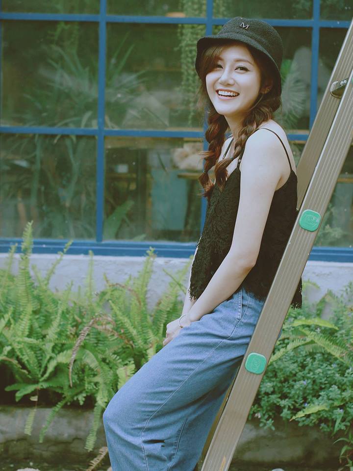 Cả hai chia sẻ rằng không có cảm tình
với nhau ngay từ lần gặp đầu tiên, thế nhưng càng tiếp xúc càng
nhận thấy có nhiều điểm chung và yêu nhau lúc nào không hay.