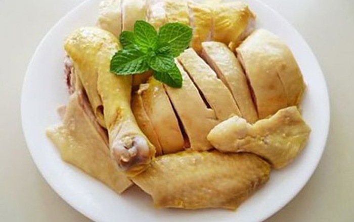 Người sau mổ không nên ăn thịt gà vì sẽ bị ngứa da.