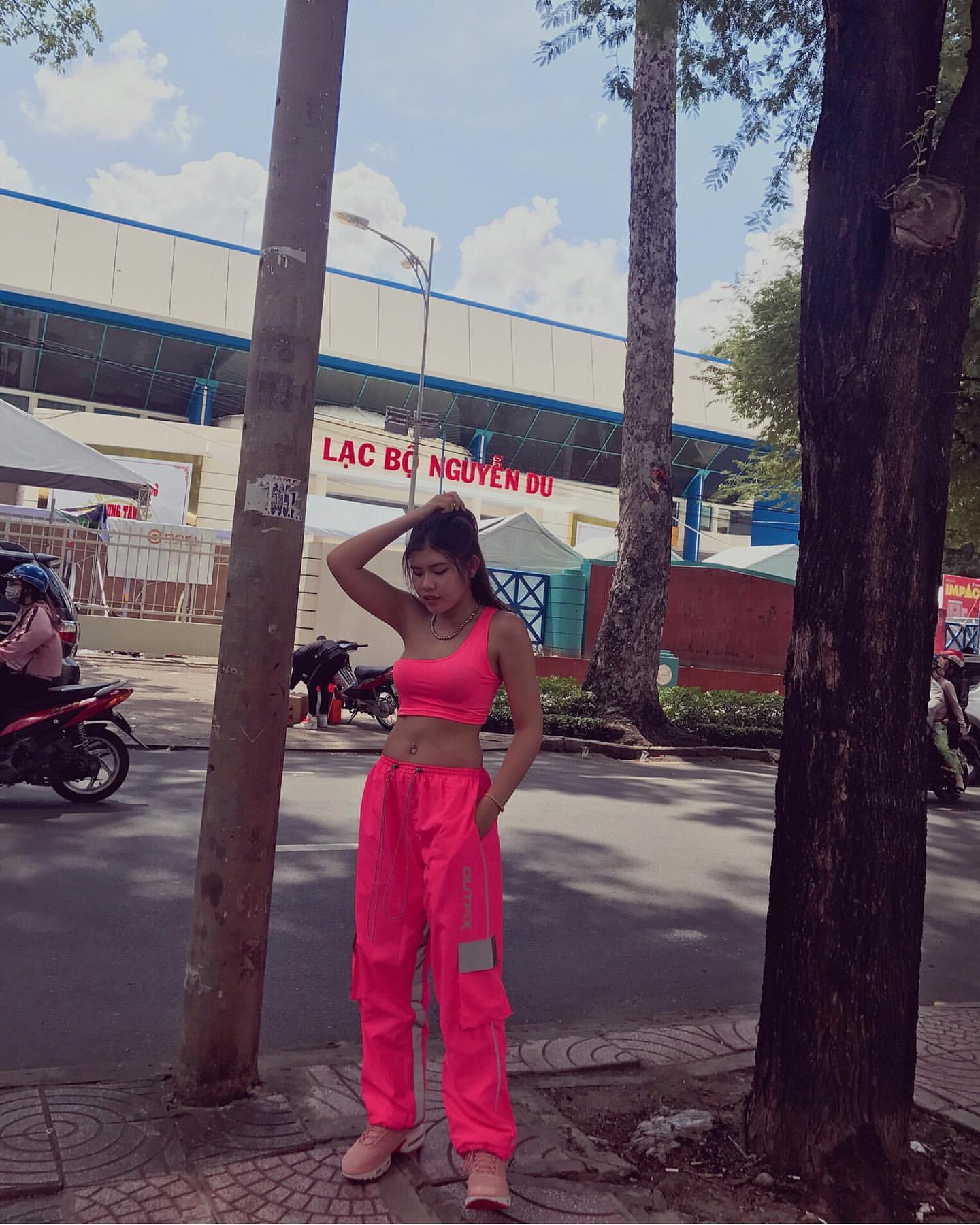 Giới trẻ lên đồ cá tính tại sự kiện.
