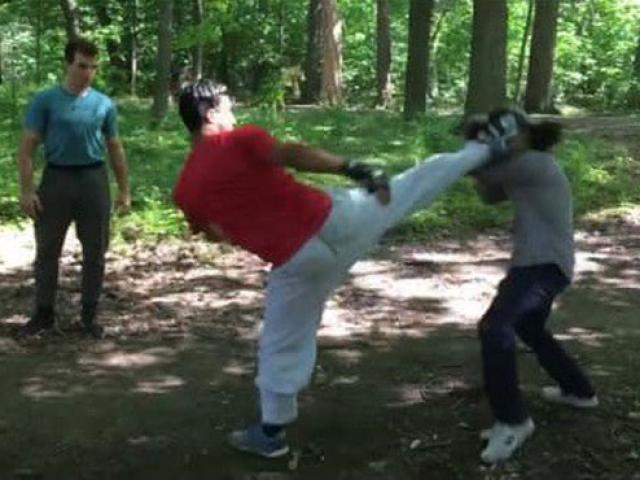 Thể thao - Võ sỹ gốc Việt - sư đệ Flores "choảng nhau" ở công viên: Ra đòn "sứt đầu mẻ trán"