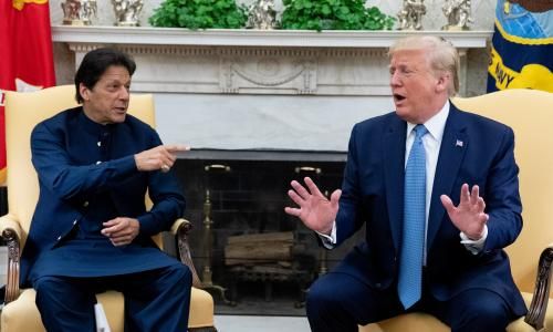Tổng thống Trump (phải) tiếp đón Thủ tướng Pakistan Imran Khan tại Nhà Trắng hôm 22/7