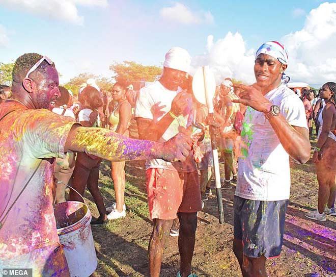 Lễ hội đầy những sắc màu trên quốc đảo Barbados
