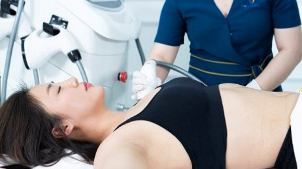 Ca sĩ Văn Mai Hương giảm béo bắp tay bằng Max Burn Lipo