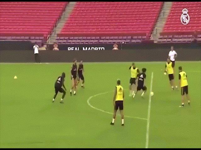 Bóng đá - "Messi Nhật" lập siêu phẩm gây bão Real: Solo qua 3 SAO, lu mờ Hazard