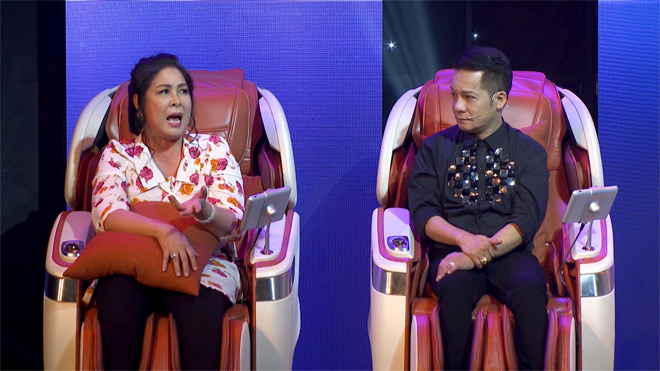 Sau đó, Hồng Vân cùng Minh Nhí ngồi ở vị trí khách mời để bàn luận về chủ đề "Mẹ chồng và nàng dâu"