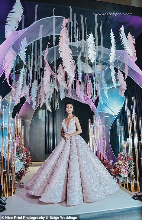 Bộ váy "siêu phẩm" được thiết kế riêng cho Danica.