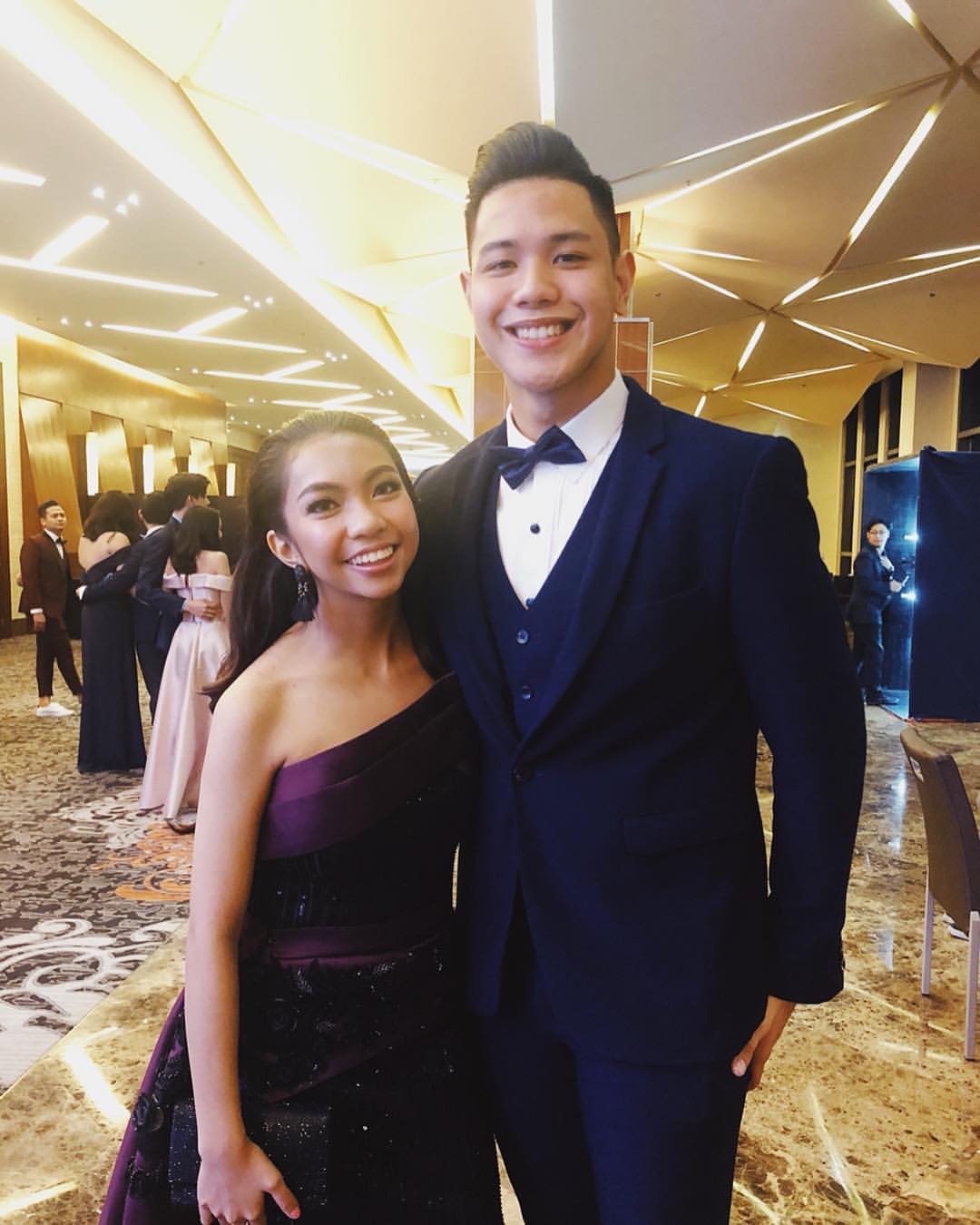 Tiểu thư nhà giàu Philippines mặc váy thiên nga độc nhất vô nhị trong sinh nhật - 13