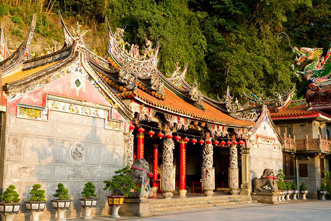 Ghé qua Đài Loan đừng bỏ quên ngọn núi với những ngôi chùa tuyệt đẹp này - 10