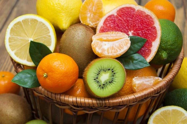 Hoa quả tươi chứa nhiều vitamin tốt cho sức khỏe và giúp giảm cân