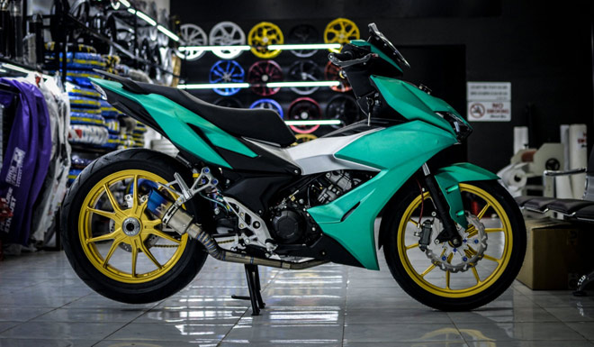 Chủ xe ở Bình Dương đã nâng cấp nhiều chi tiết, linh kiện khiến Winner X lột xác hoàn toàn so với hình ảnh gốc. 