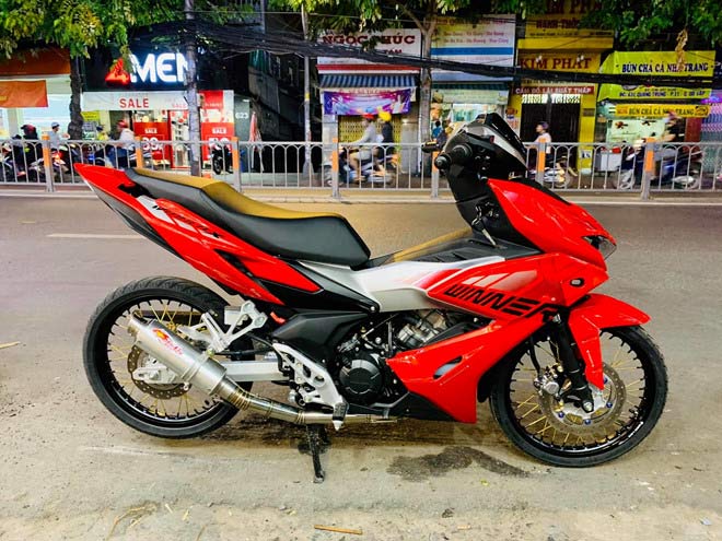 Honda Winner X độ thành xe đua drag của một dân chơi Sài Gòn