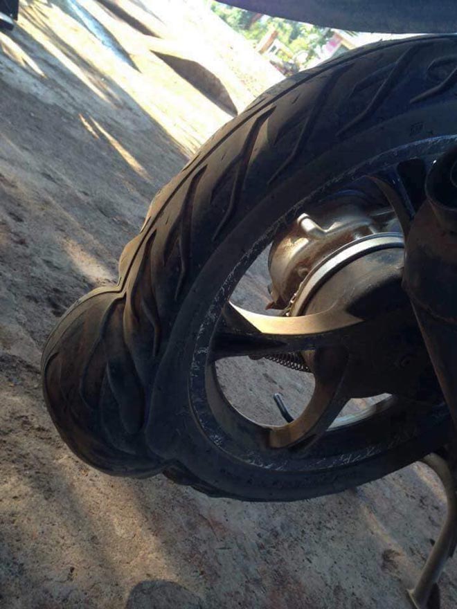 Lốp xe bị "chửa" ngày nắng nóng, chủ xe cần xử lý thế nào? - 1