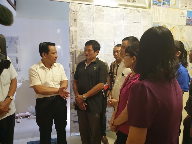 Trưa 24/7, ông Nguyễn Văn Thành, Phó Chủ tịch UBND thành phố Hải Phòng cùng đại diện các ban ngành đến từng nhà thăm hỏi, động viên gia đình các nạn nhân.