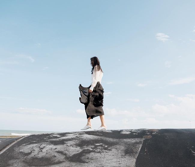 Mới 20 tuổi, Quỳnh Anh được cho là người mẫu táo bạo nhất làng chân dài Việt khi chịu &#34;khoe thân vì nghệ thuật&#34;.