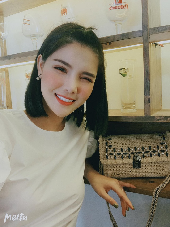 Cô xinh đẹp sau khi được trang điểm kỹ càng và dùng "siêu app sống ảo".
