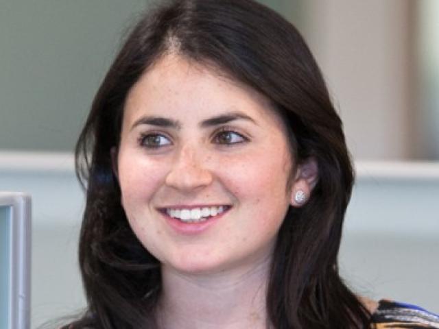 Kinh doanh - Cô gái "bí ẩn" 26 tuổi đằng sau dự án tiền điện tử của Facebook