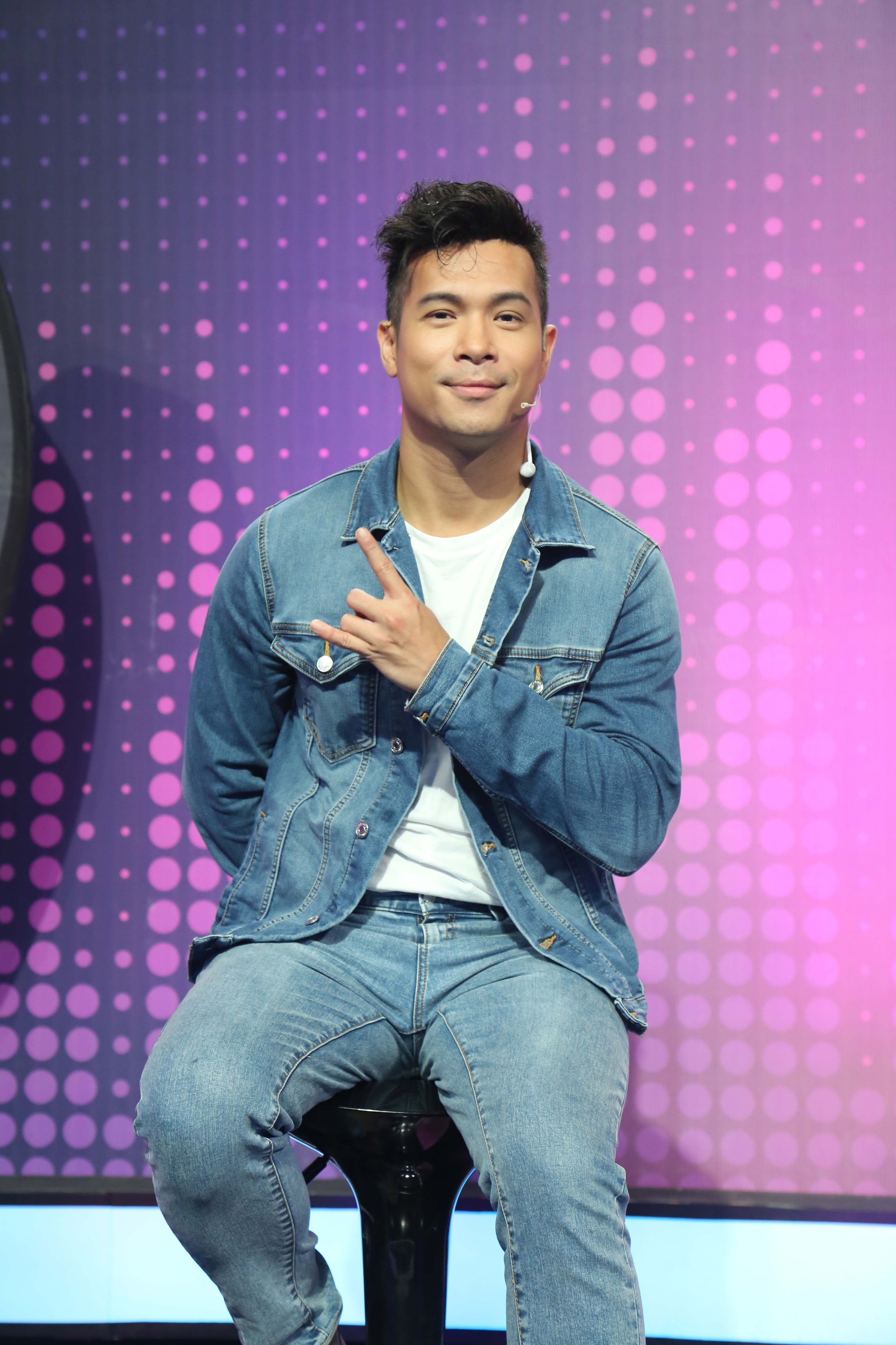 Trương Thế Vinh phản ứng bất ngờ khi bị ghép yêu đồng giới BB Trần - 2