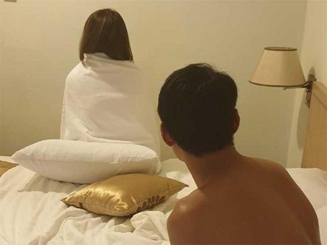 Cặp đôi trong một khách sạn ở quận 1, TP.HCM bị phát hiện có hành vi mua bán dâm (trong đường dây tổ chức mại dâm) trong đợt kiểm tra vào tháng 5 vừa qua. Ảnh: NGUYỄN TRÀ