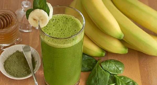 Smoothie chuối và rau bina có nhiều thành phần tốt cho sức khỏe và giúp giảm cân