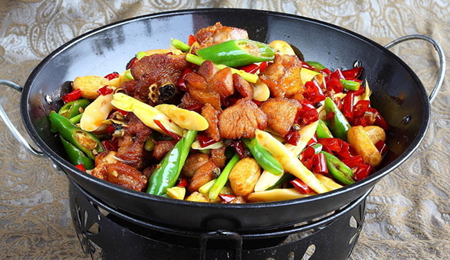 Đặc sản Tứ Xuyên đỏ lòm ớt thực khách vẫn chen nhau thưởng thứ - 3