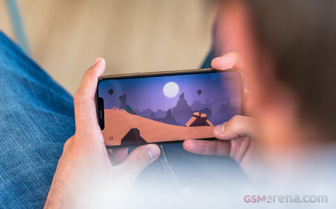 iPhone Xs và iPhone Xs Max lại dùng màn hình OLED.
