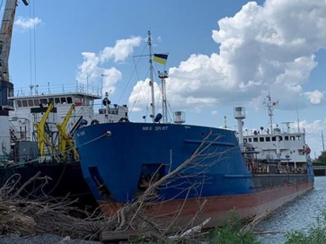 Hé lộ hình ảnh binh lính Ukraine đột kích, lục soát tàu chở dầu Nga